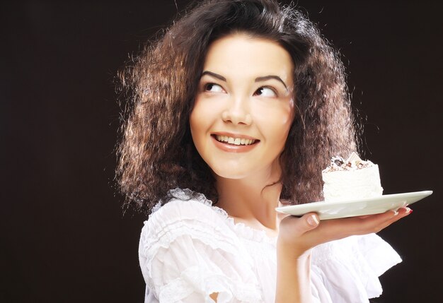 Client zâmbind cu o farfurie